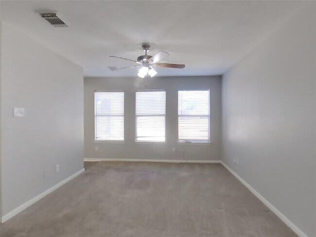 Building Photo - 6323 Mountain Pines Ln
