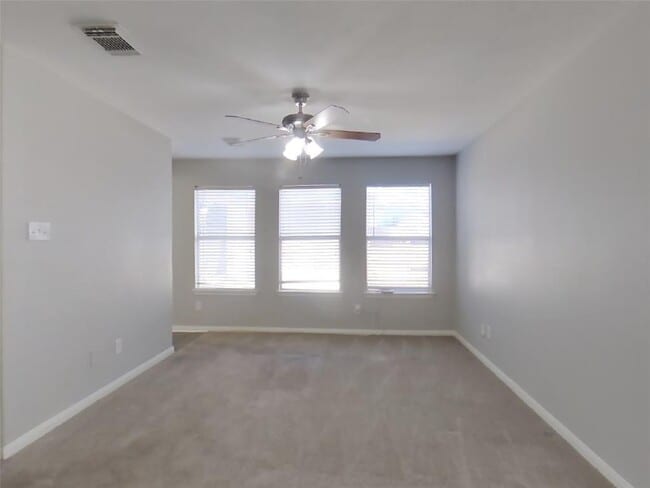 Foto del edificio - 6323 Mountain Pines Ln