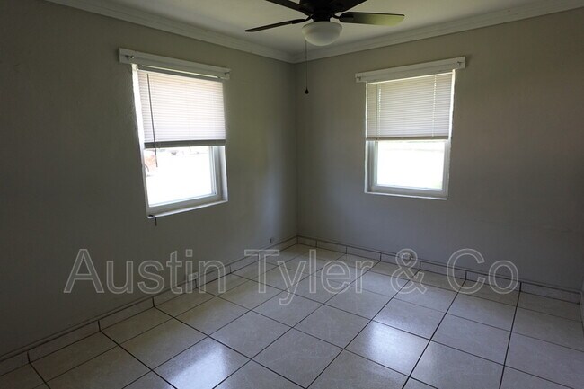 Foto del edificio - 2996 Smith St