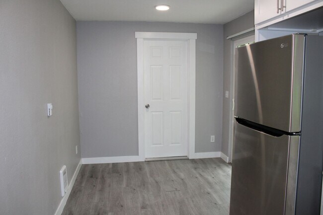 Foto del edificio - 10617-10617 10th Ave Ct S