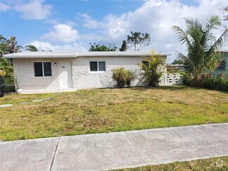 Building Photo - 10845 SW 221st St Rd