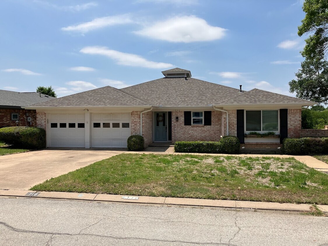 716 Putter Dr, Fort Worth, TX 76112 House Rental in Fort Worth, TX