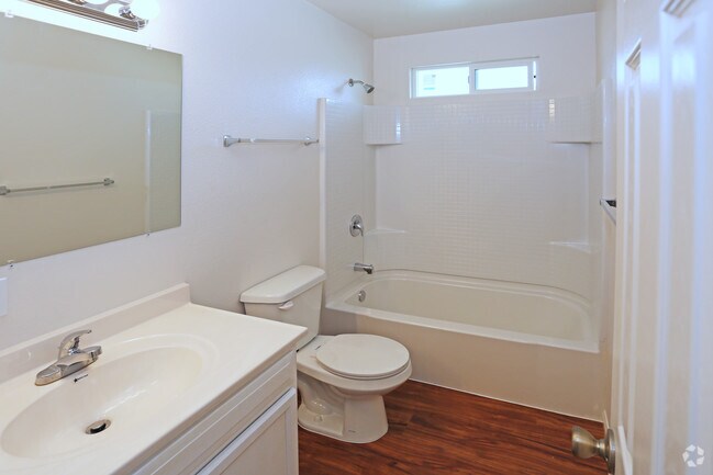 2HAB, 1BA - 675 ft² - Palm Garden Apartments