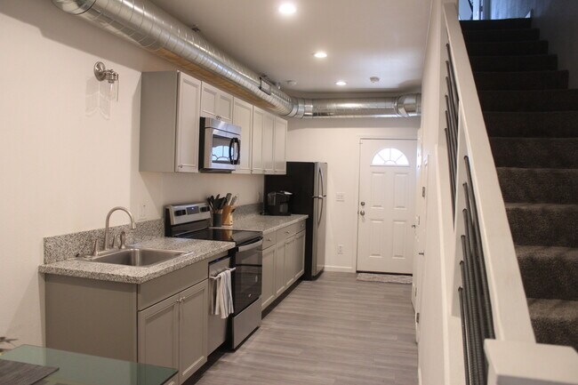 Foto del edificio - 442 E 7th St