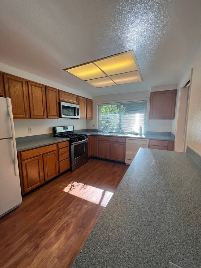 Foto del edificio - *** COMING SOON*** 2 Bedroom 2 Bathroom 2 Car Garage in Crosswoods HOA