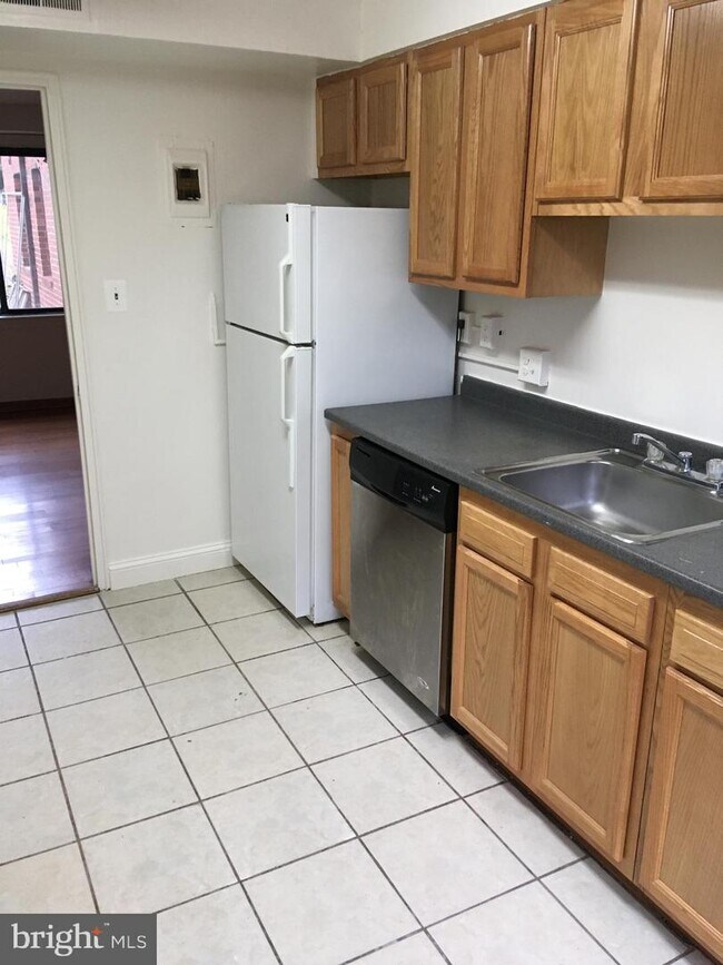 Foto del edificio - 8301 Garland Ave
