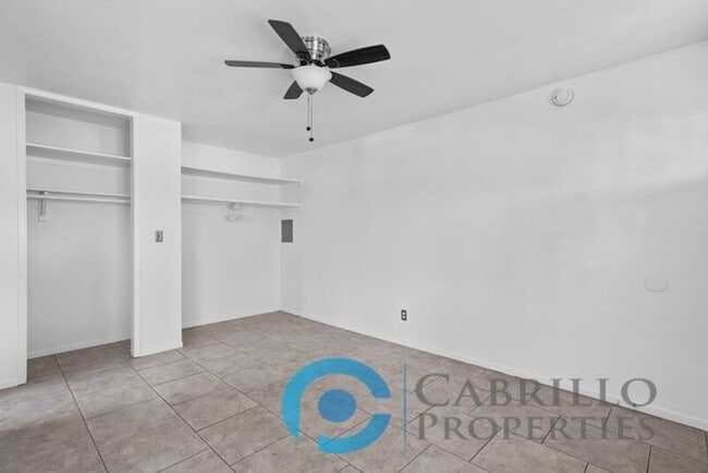 Foto del edificio - 2110 Bacon St