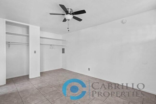 Foto del edificio - 2110 Bacon St