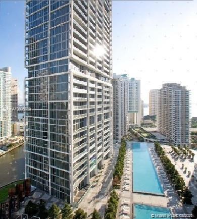 Building Photo - 495 Brickell Ave