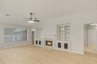 Building Photo - 71 N Queenscliff Cir