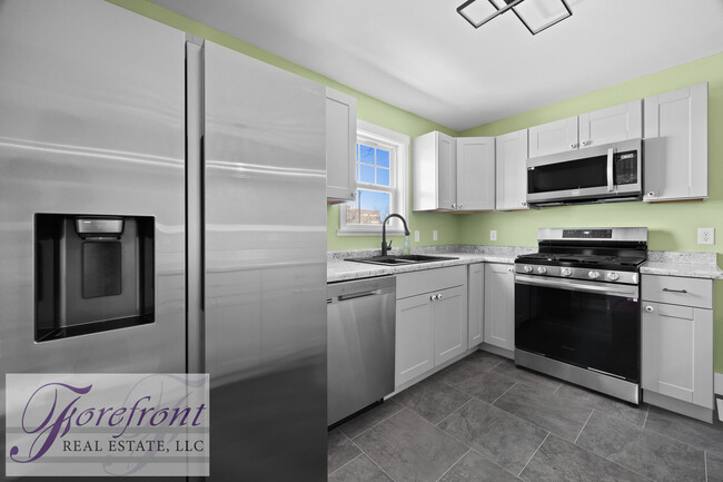 Foto del edificio - 1427 E 12th St