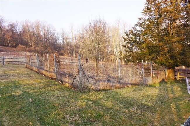 Building Photo - 974 Kitchawan Rd