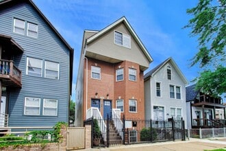 Building Photo - 3115 N Oakley Ave