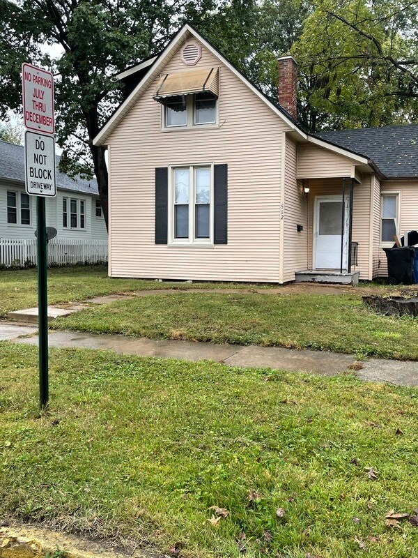 512 Benton St, Belleville, IL 62220 House Rental in Belleville, IL
