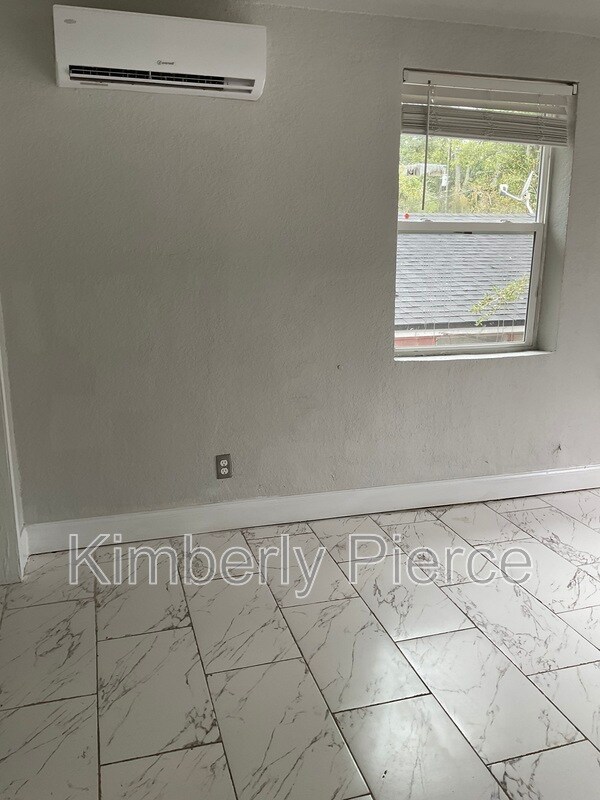 Foto del edificio - 1356 W 24th St