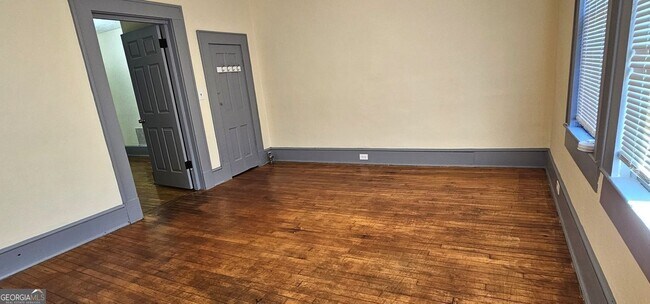Foto del edificio - 800 Verner St NW