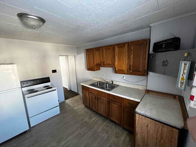 Foto del edificio - 377 W Ridge St