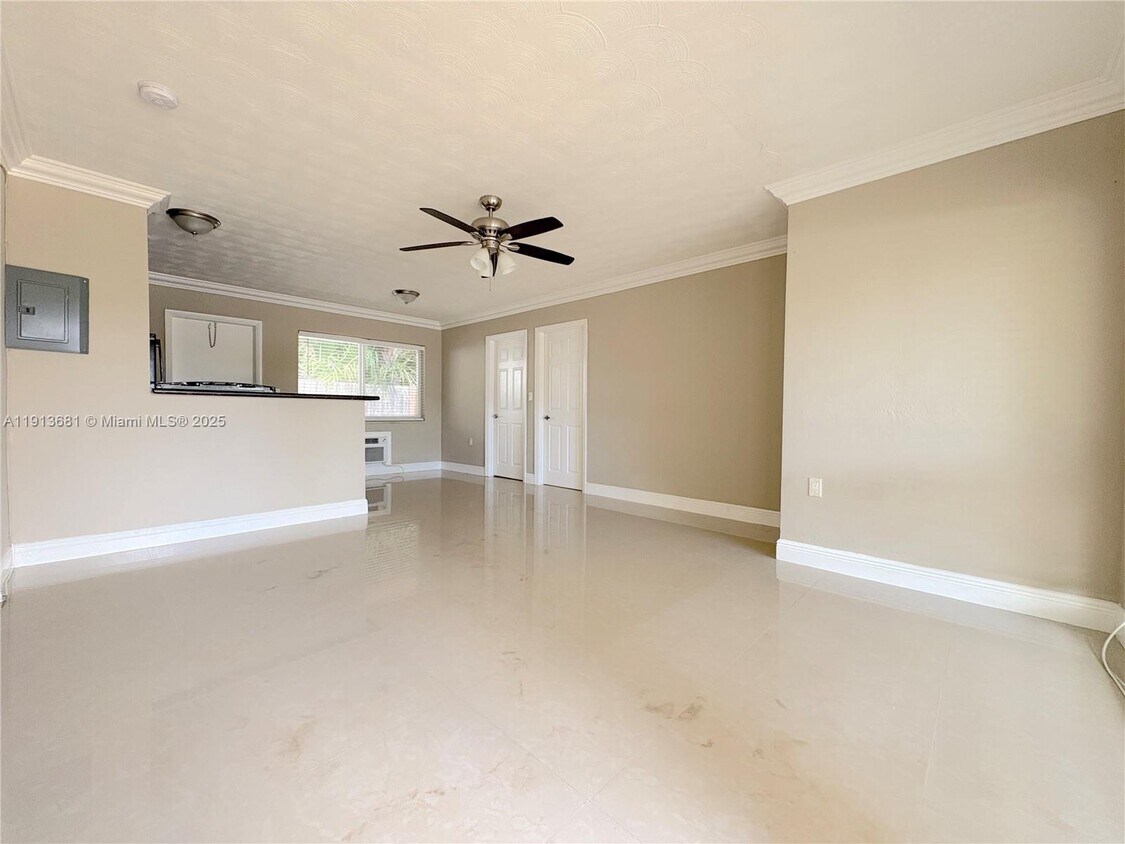 Foto principal - 2809 Middle River Dr