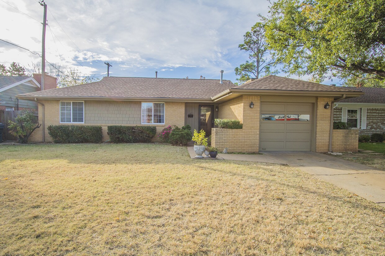 Primary Photo - 2316 Barclay Rd