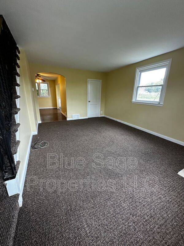 Foto del edificio - 1500 Llanwellyn Ave