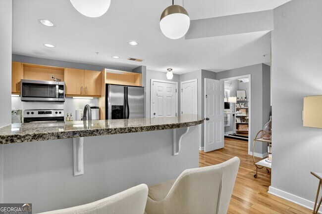 Foto del edificio - 390 17th St NW