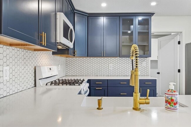 Building Photo - 1912 Cannonwood Ln