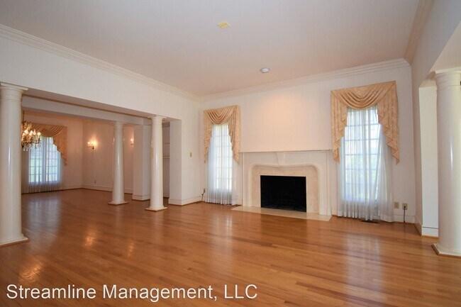 Building Photo - 5 br, 4.5 bath House - 10023 Chartwell Man...