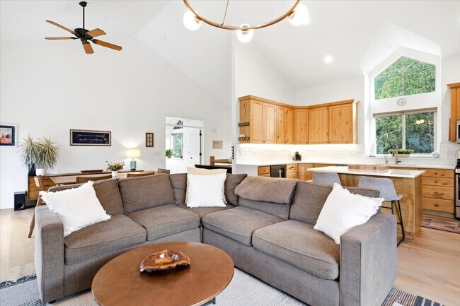 Foto del edificio - 7435 Brook Hollow Loop Rd