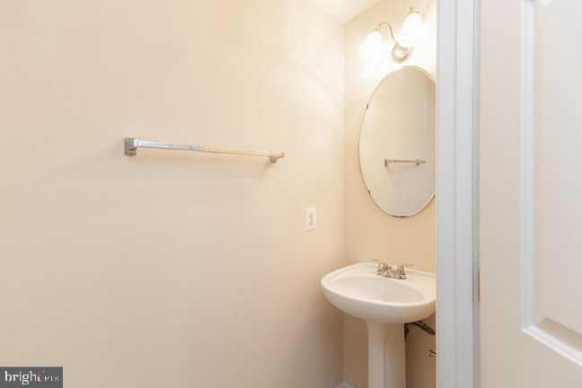 Foto del edificio - 1254 Corbett Pl