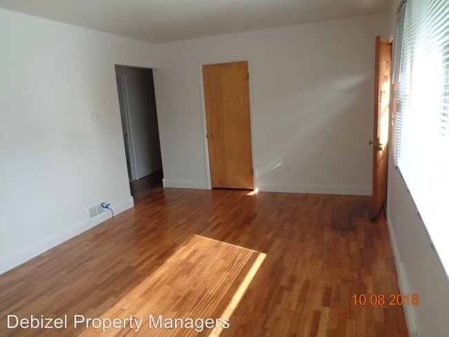 Building Photo - 3 br, 1 bath House - 4433 Mitchell Avenue