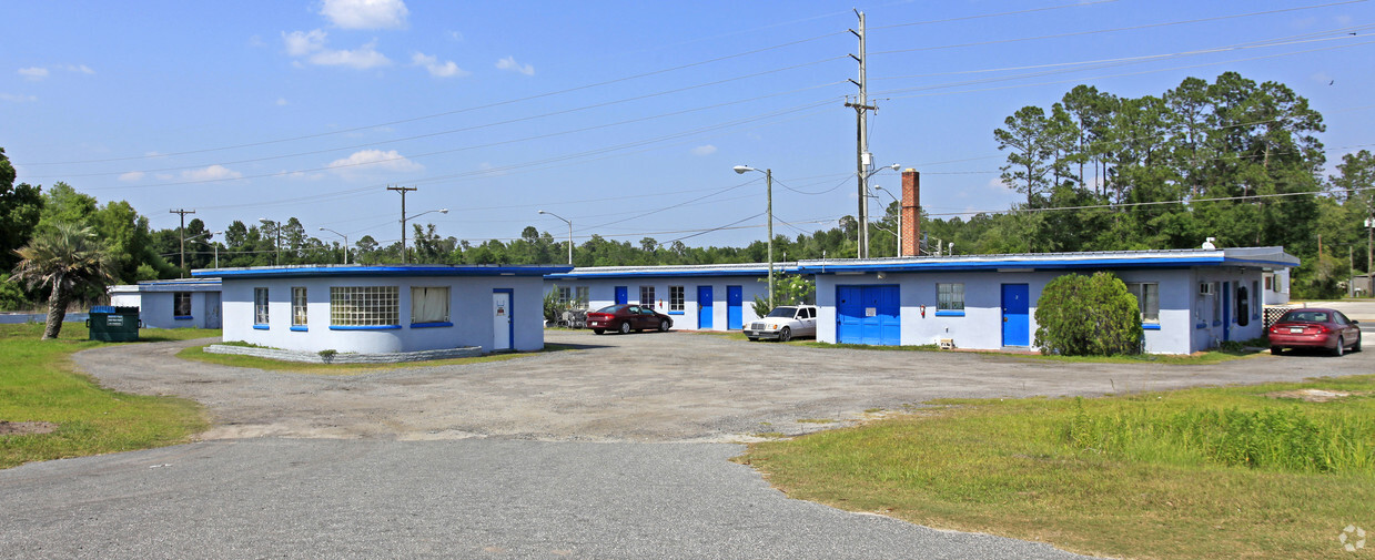 Primary Photo - PLEASANT POINTE APARTMENTS