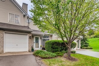 Building Photo - 9255 Troon Ct