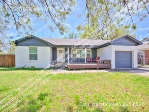 Building Photo - 1222 Westlawn Dr