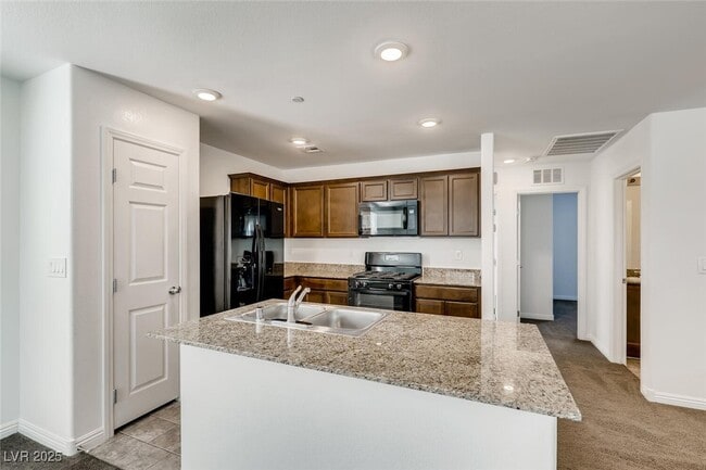 Foto del edificio - 4496 Pencester St