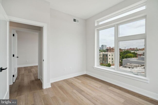 Foto del edificio - 720 W Thompson St