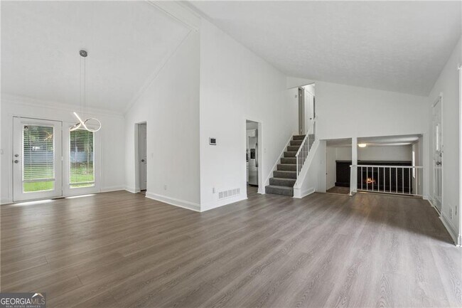 Building Photo - 9176 Greenwood Dr