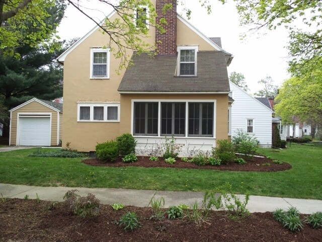 Building Photo - 901 Moores River Dr