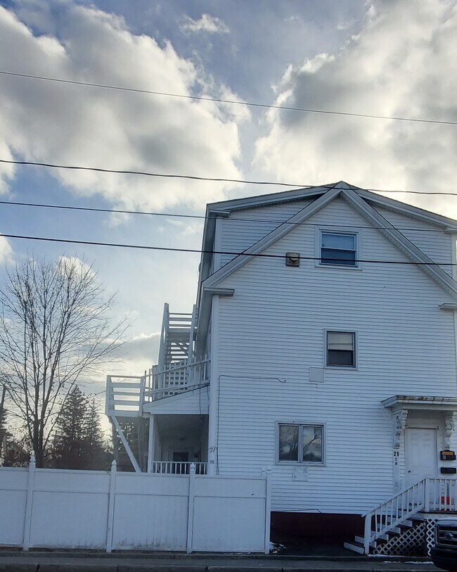 Building Photo - 21 Mechanic St