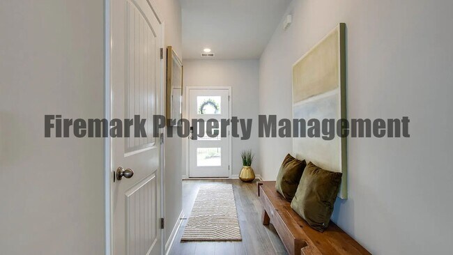 Foto del edificio - 4 Bedroom, 2.5 Bath and 2 Car Garage in Ha...