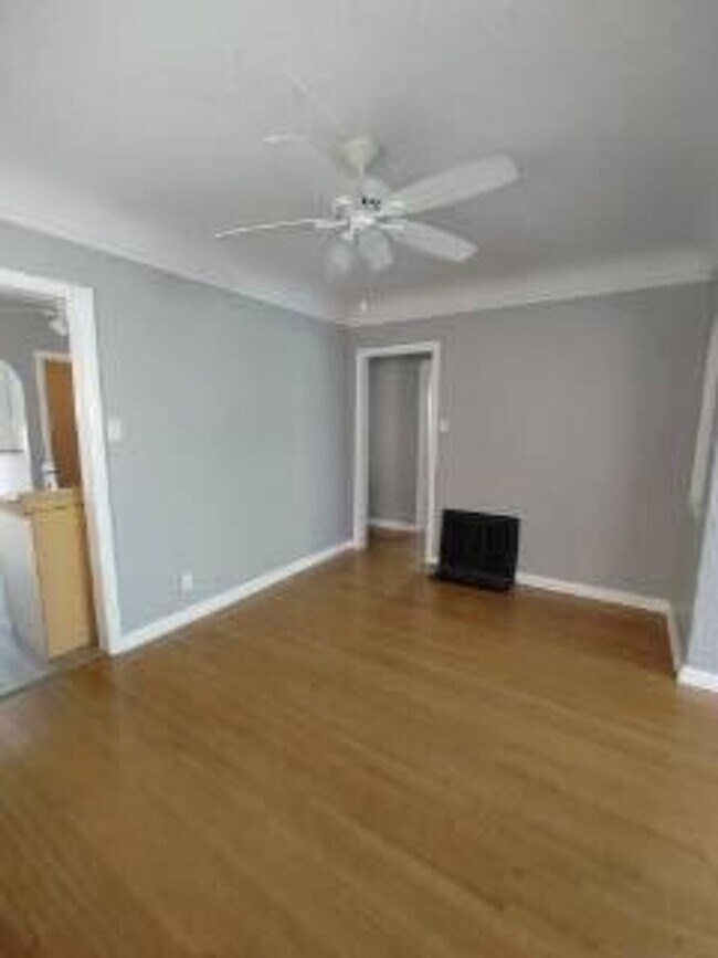 Building Photo - 169