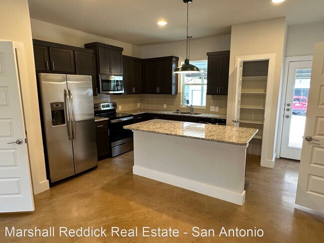 Building Photo - 3 br, 2 bath House - 607 Burleson Street