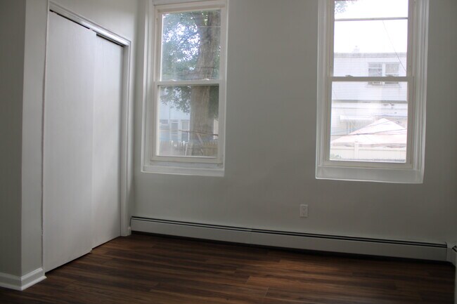 Bedroom - 209-211 48th St