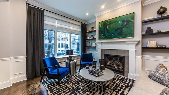 Foto del edificio - 1020 W Oakdale Ave