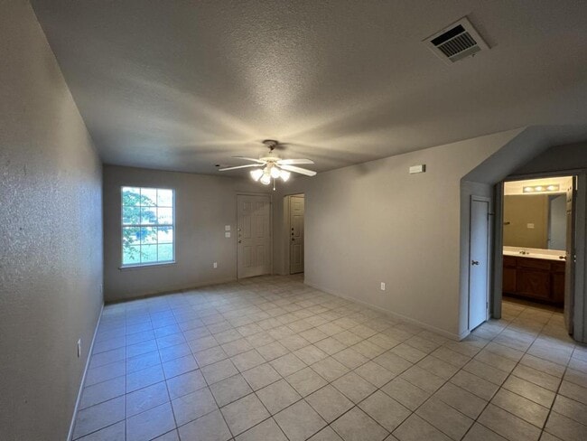 Building Photo - 3109 Yaupon Rd