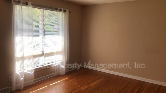 Foto del edificio - 1006 Clarkson St