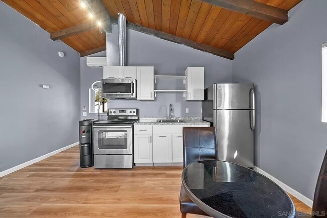 Cocina completa - 1827 Sonoma Ln