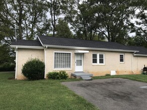 Building Photo - 501 Wilson Ave