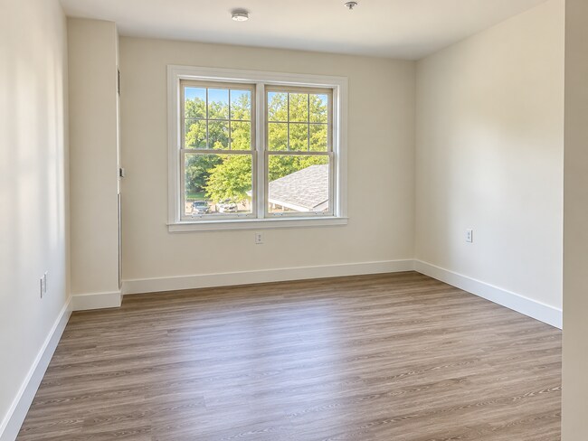 Interior Photo - Greyson West