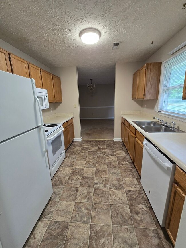 Building Photo - 8714 Tangletree Dr