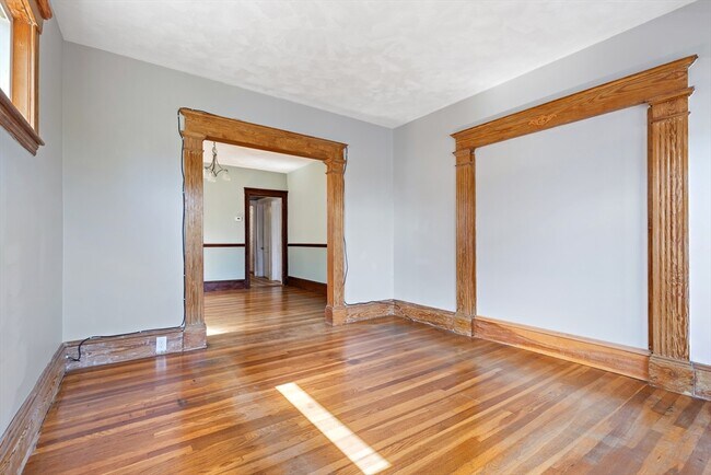 Foto del edificio - 84 Brayton Rd
